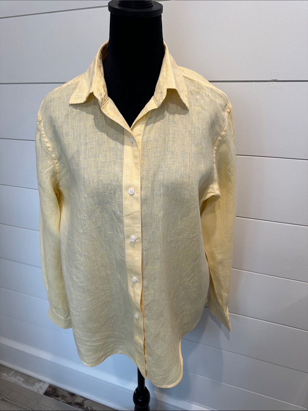 Brooks Brothers Women’s Light Yellow Linen Button-Up Shirt